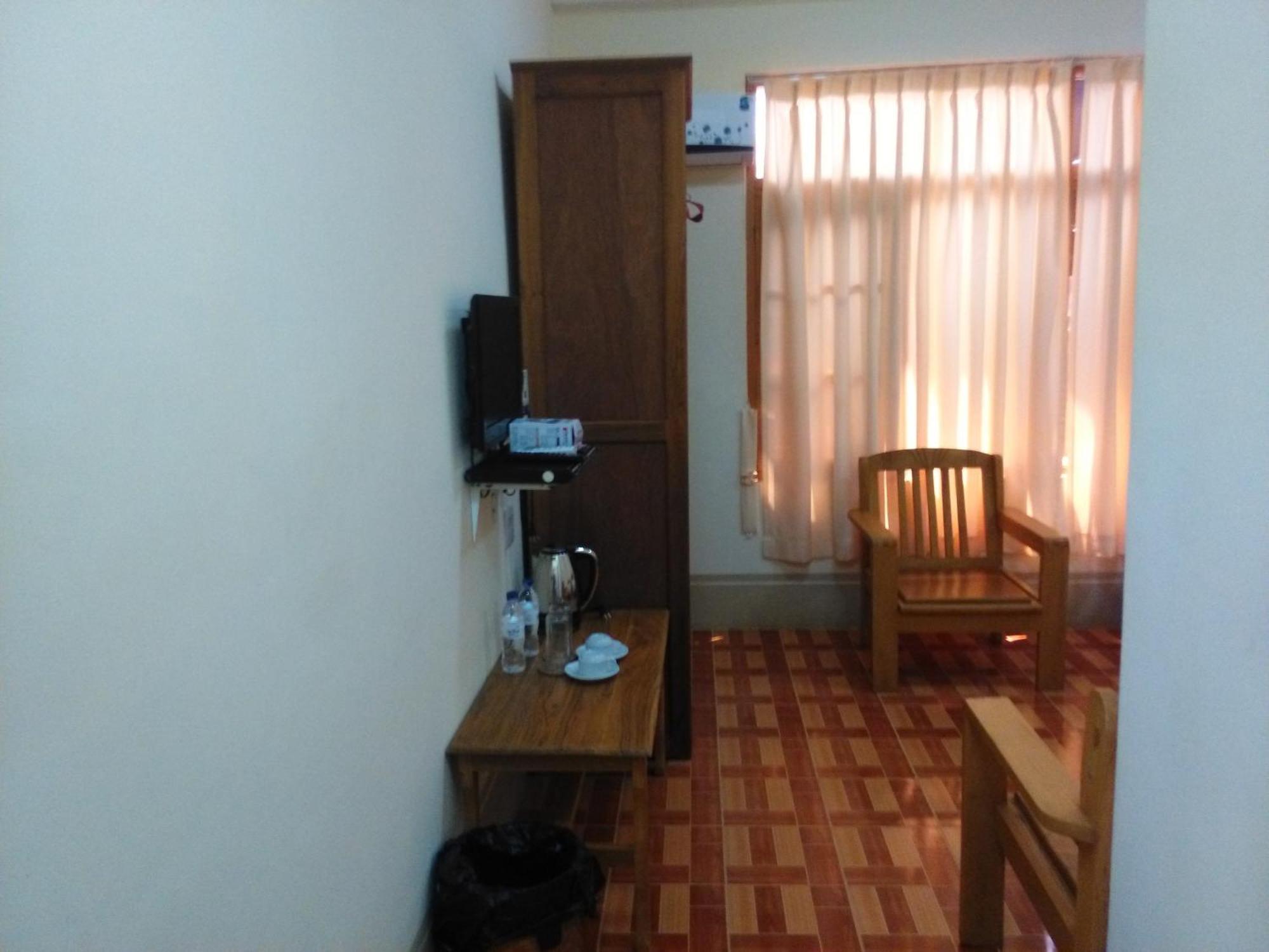 ניאונגשווה Inle Star Hotel חדר תמונה