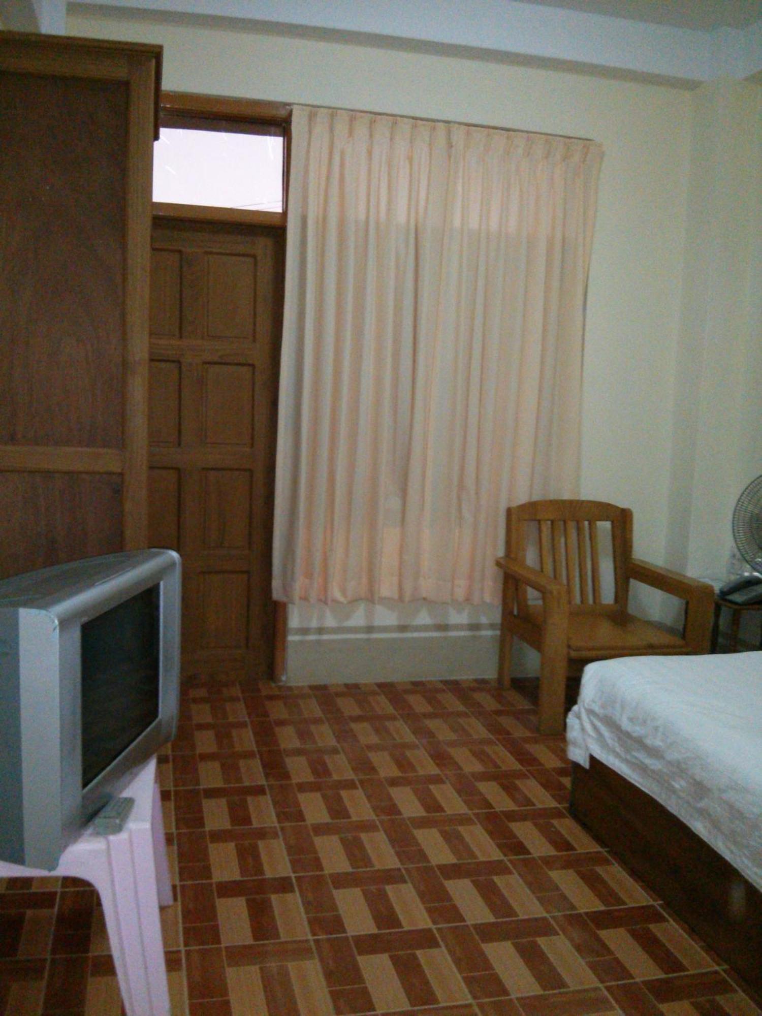 ניאונגשווה Inle Star Hotel חדר תמונה