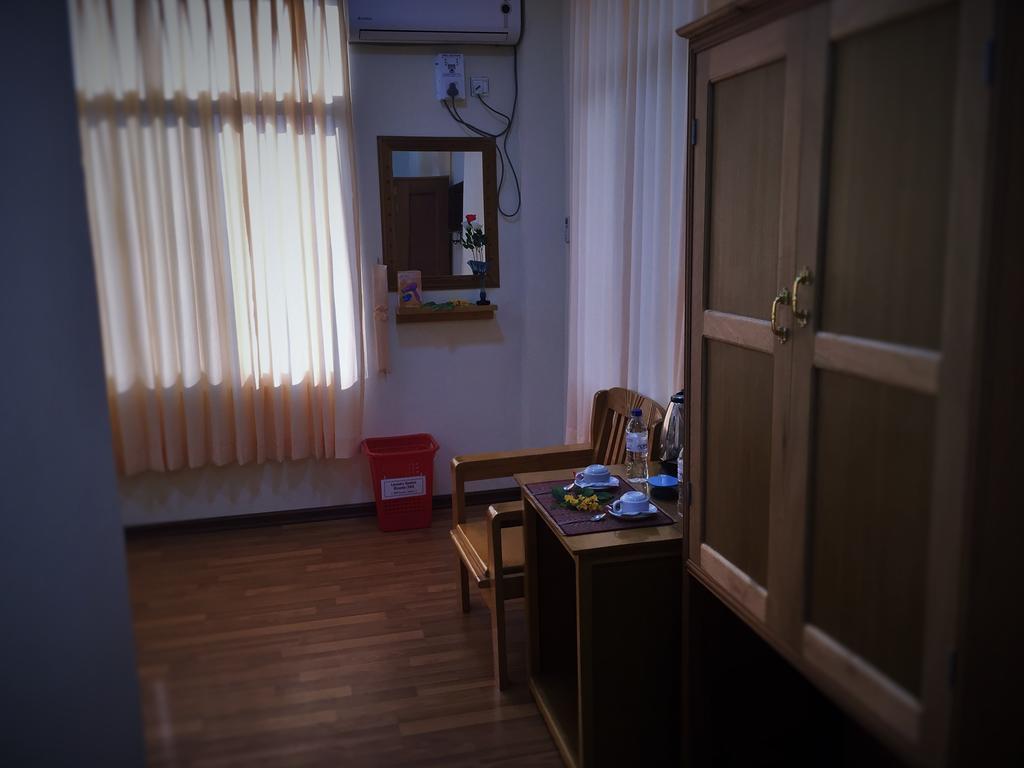 ניאונגשווה Inle Star Hotel מראה חיצוני תמונה