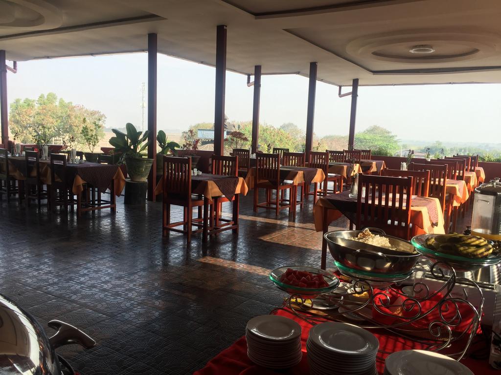 ניאונגשווה Inle Star Hotel מראה חיצוני תמונה