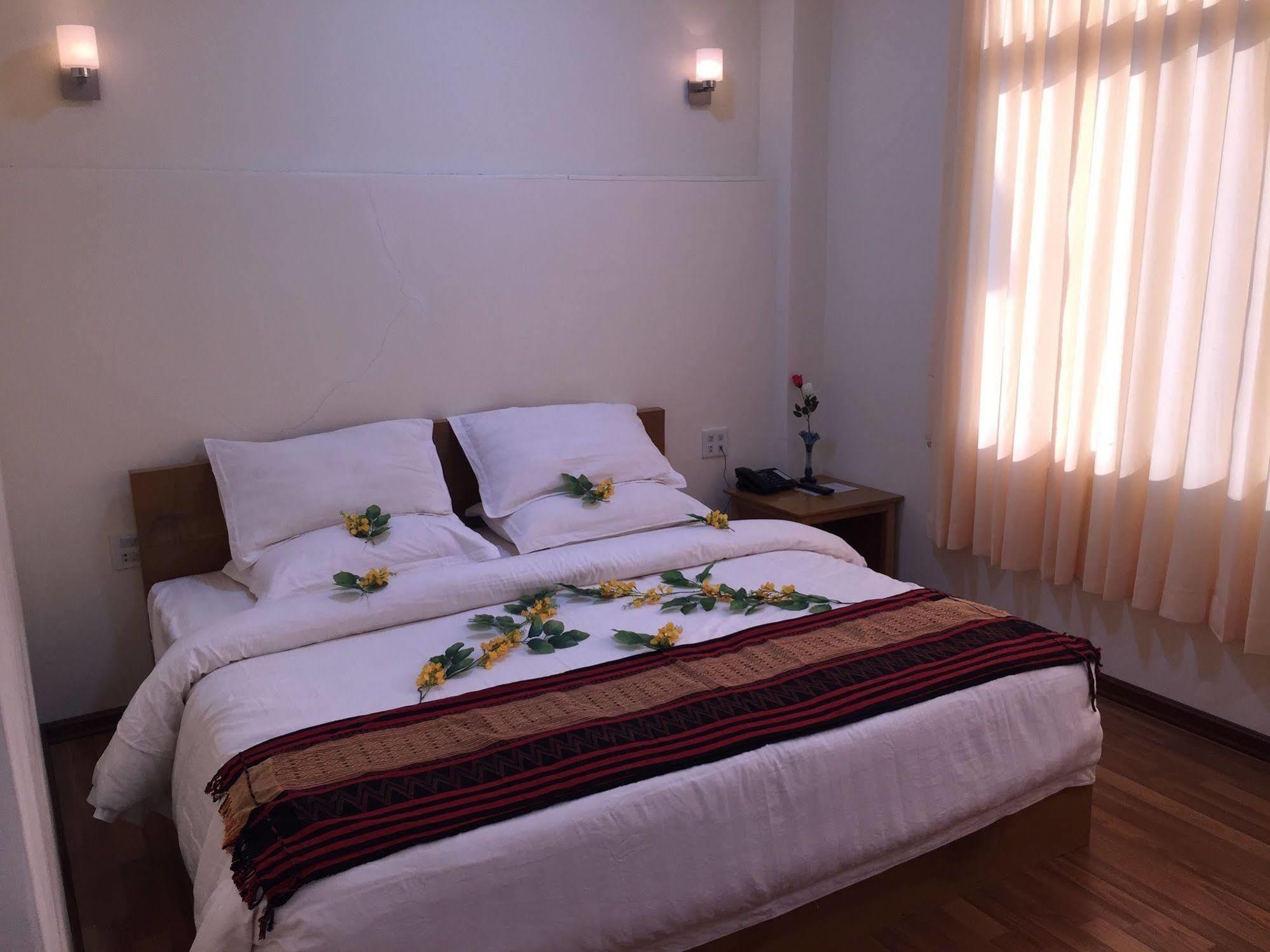 ניאונגשווה Inle Star Hotel מראה חיצוני תמונה