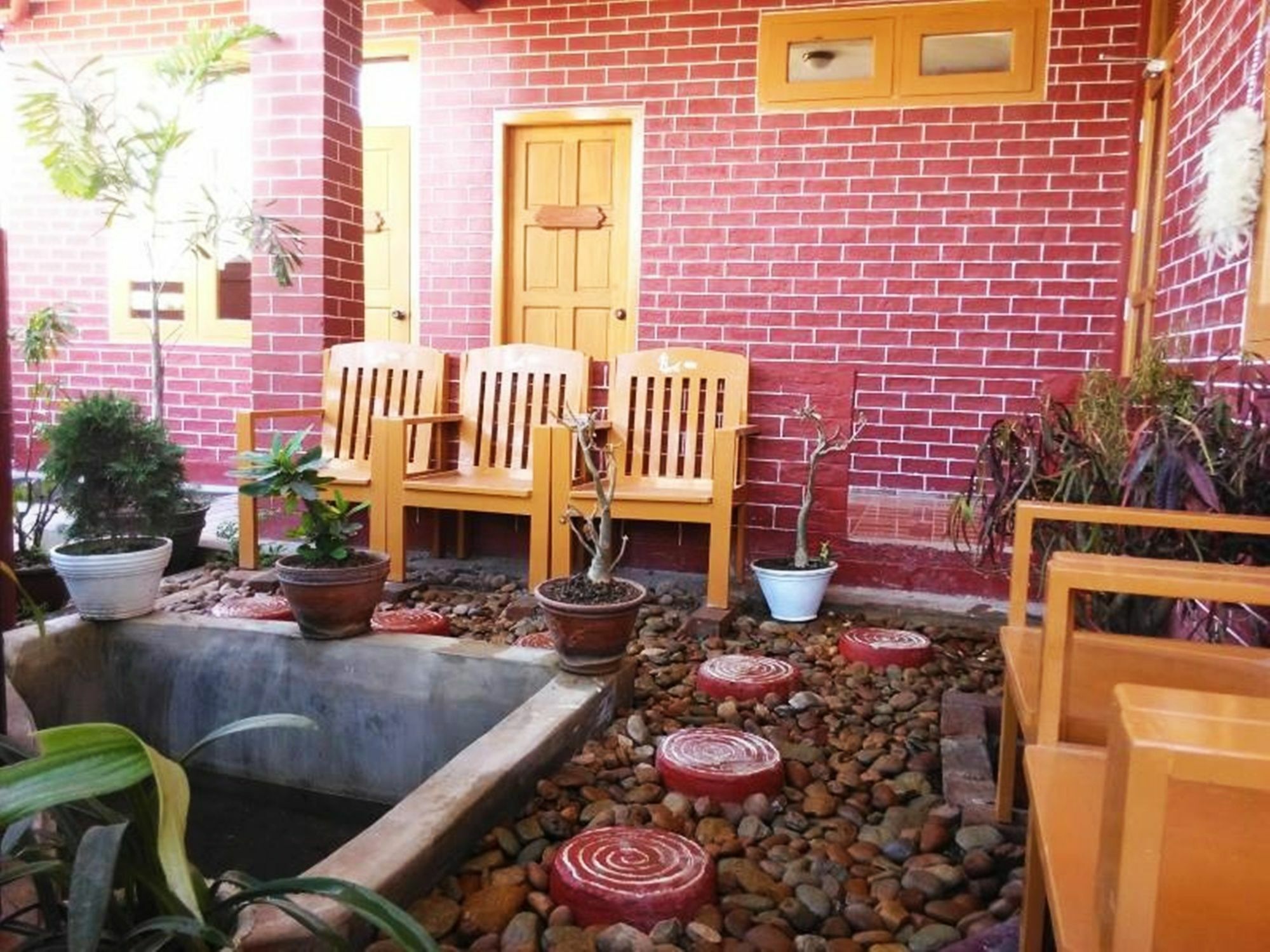 ניאונגשווה Inle Star Hotel מראה חיצוני תמונה